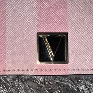 🩷Pink Striped Wallet with Gold Accent Keychain🩷 NWT